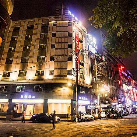 ฟอร์เวิร์ด สวีท Hotel ไทเป ภายนอก รูปภาพ