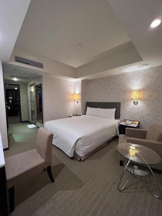 ฟอร์เวิร์ด สวีท Hotel ไทเป ภายนอก รูปภาพ