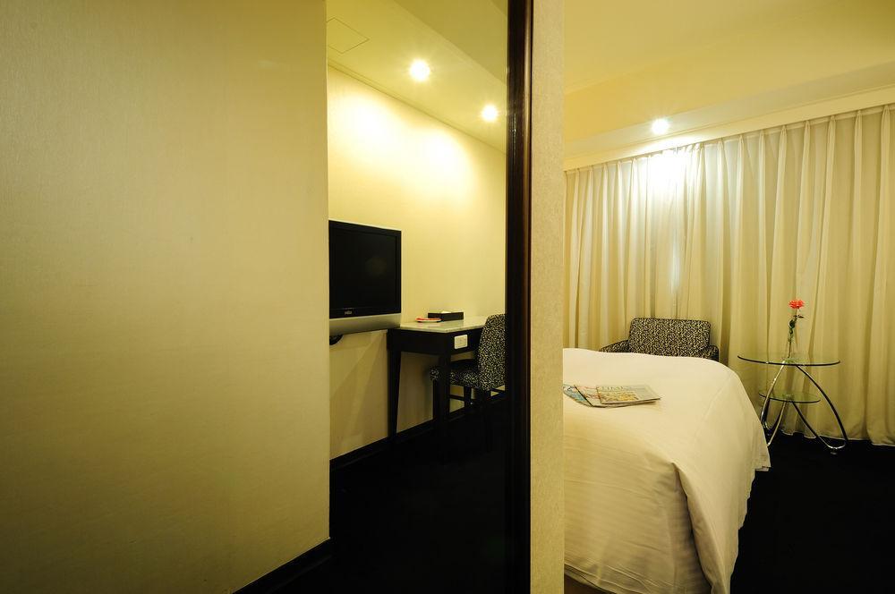 ฟอร์เวิร์ด สวีท Hotel ไทเป ภายนอก รูปภาพ