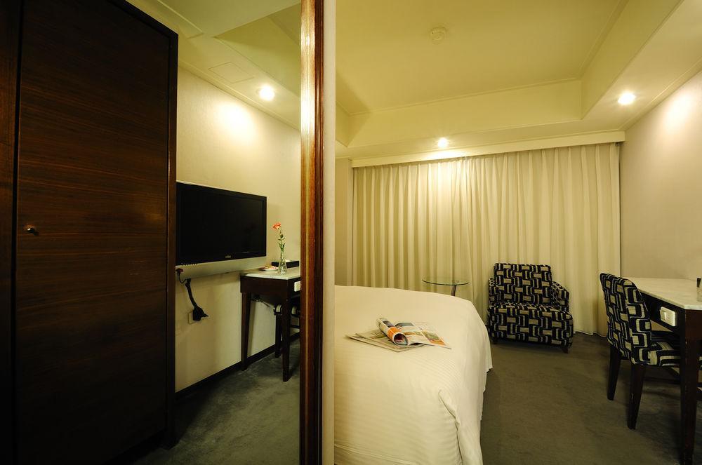 ฟอร์เวิร์ด สวีท Hotel ไทเป ภายนอก รูปภาพ