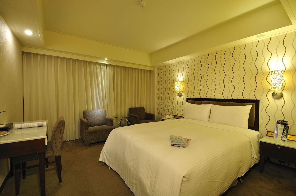 ฟอร์เวิร์ด สวีท Hotel ไทเป ภายนอก รูปภาพ
