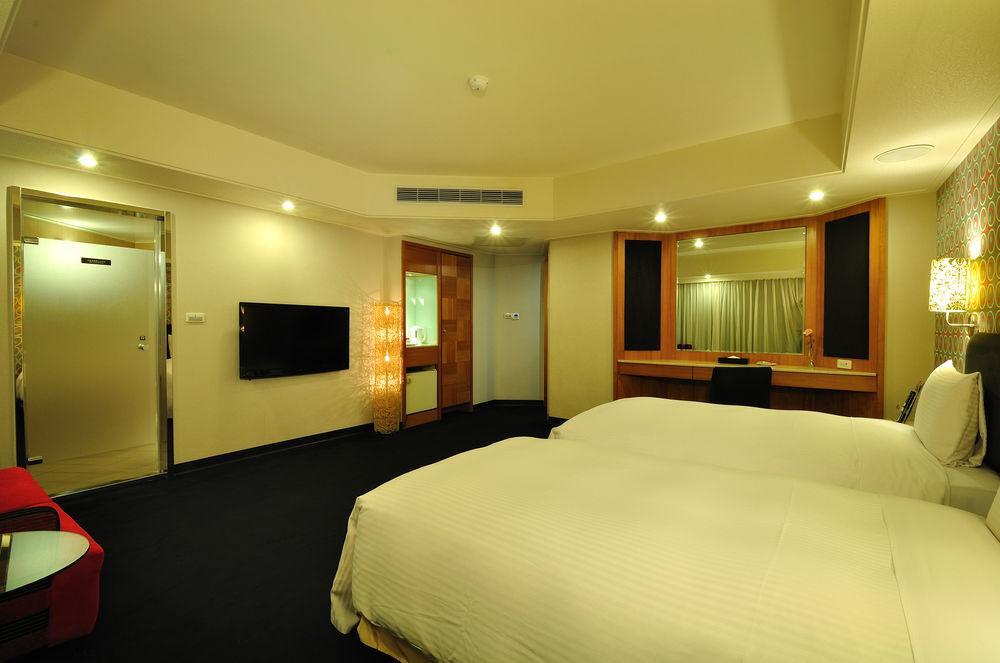 ฟอร์เวิร์ด สวีท Hotel ไทเป ภายนอก รูปภาพ