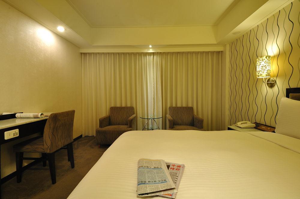 ฟอร์เวิร์ด สวีท Hotel ไทเป ภายนอก รูปภาพ