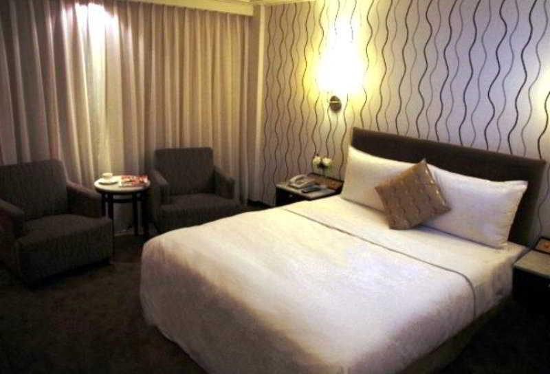 ฟอร์เวิร์ด สวีท Hotel ไทเป ภายนอก รูปภาพ