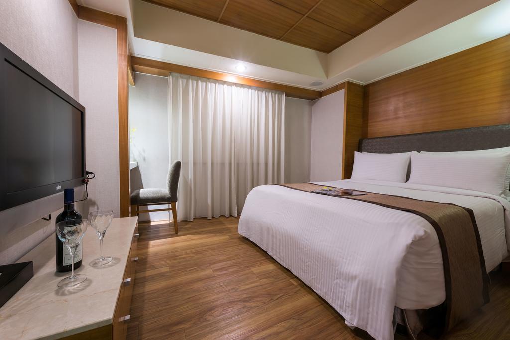 ฟอร์เวิร์ด สวีท Hotel ไทเป ภายนอก รูปภาพ