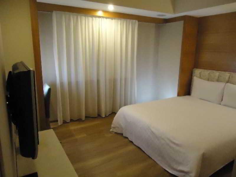ฟอร์เวิร์ด สวีท Hotel ไทเป ภายนอก รูปภาพ