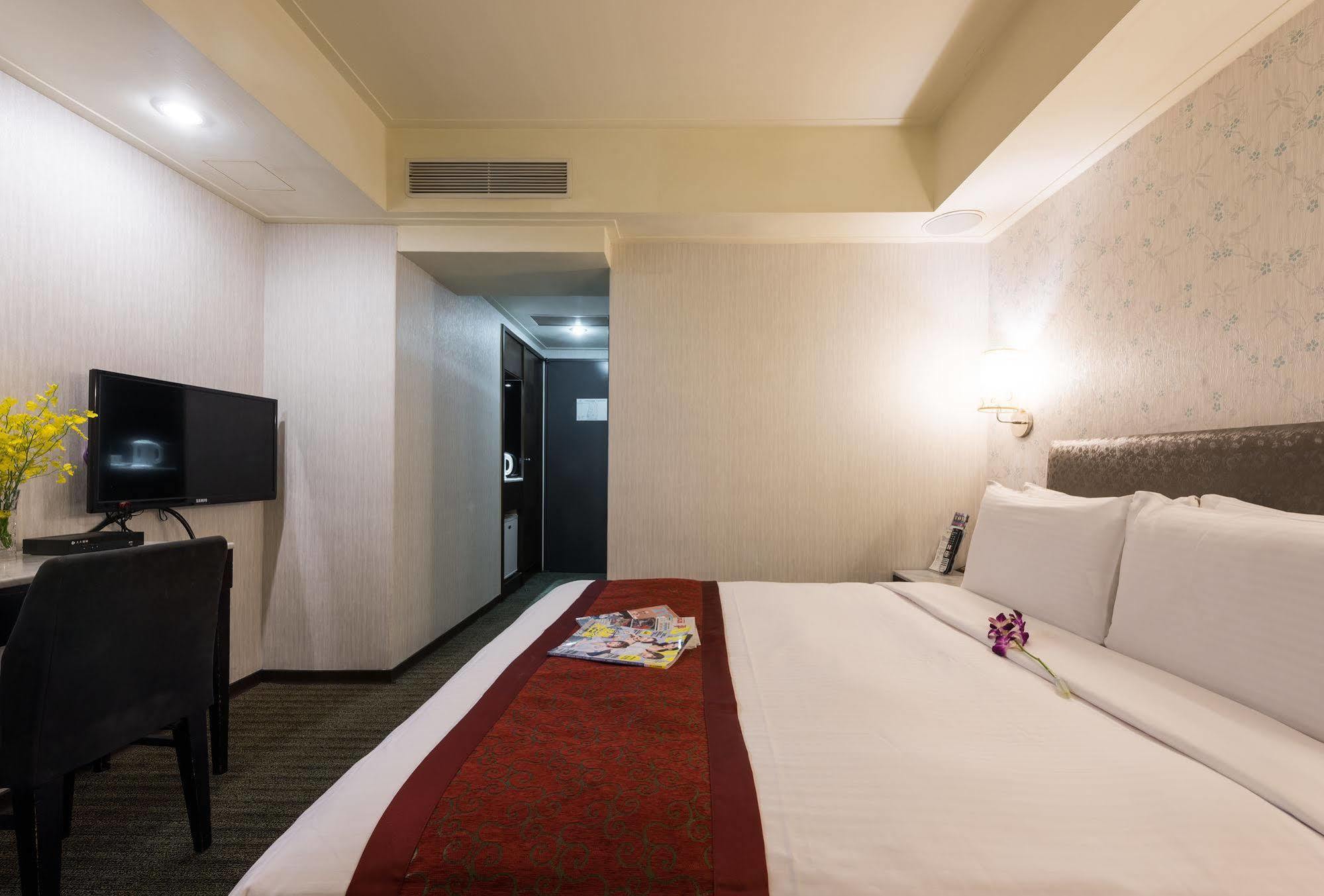 ฟอร์เวิร์ด สวีท Hotel ไทเป ภายนอก รูปภาพ