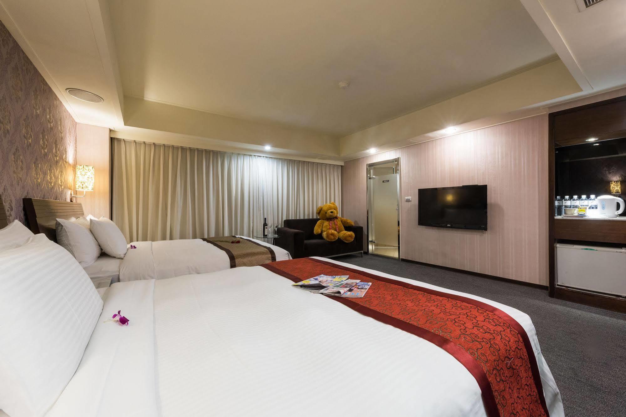 ฟอร์เวิร์ด สวีท Hotel ไทเป ภายนอก รูปภาพ