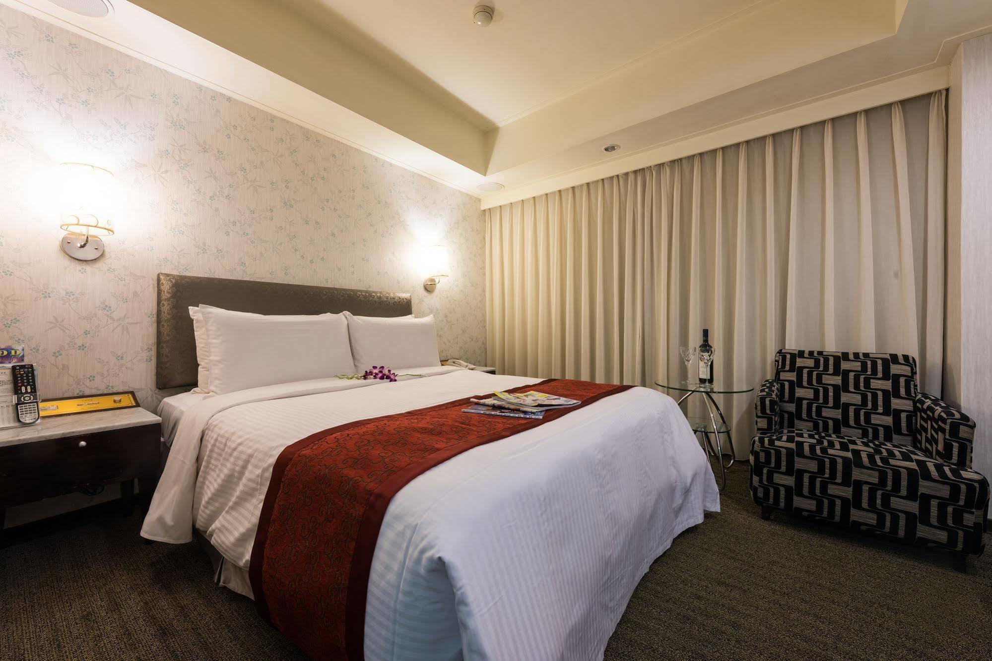 ฟอร์เวิร์ด สวีท Hotel ไทเป ภายนอก รูปภาพ