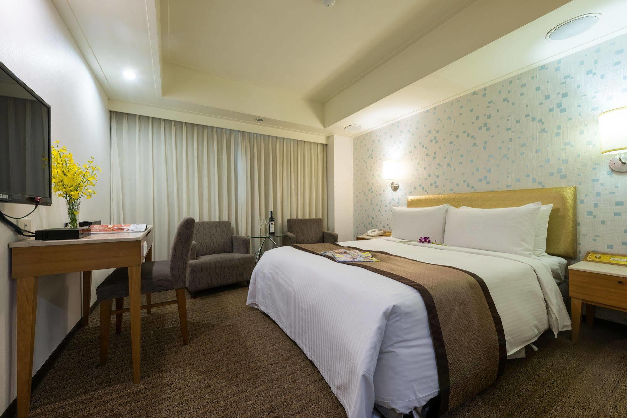 ฟอร์เวิร์ด สวีท Hotel ไทเป ภายนอก รูปภาพ
